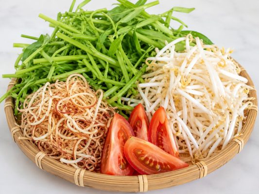 bun thai an kem rau gi